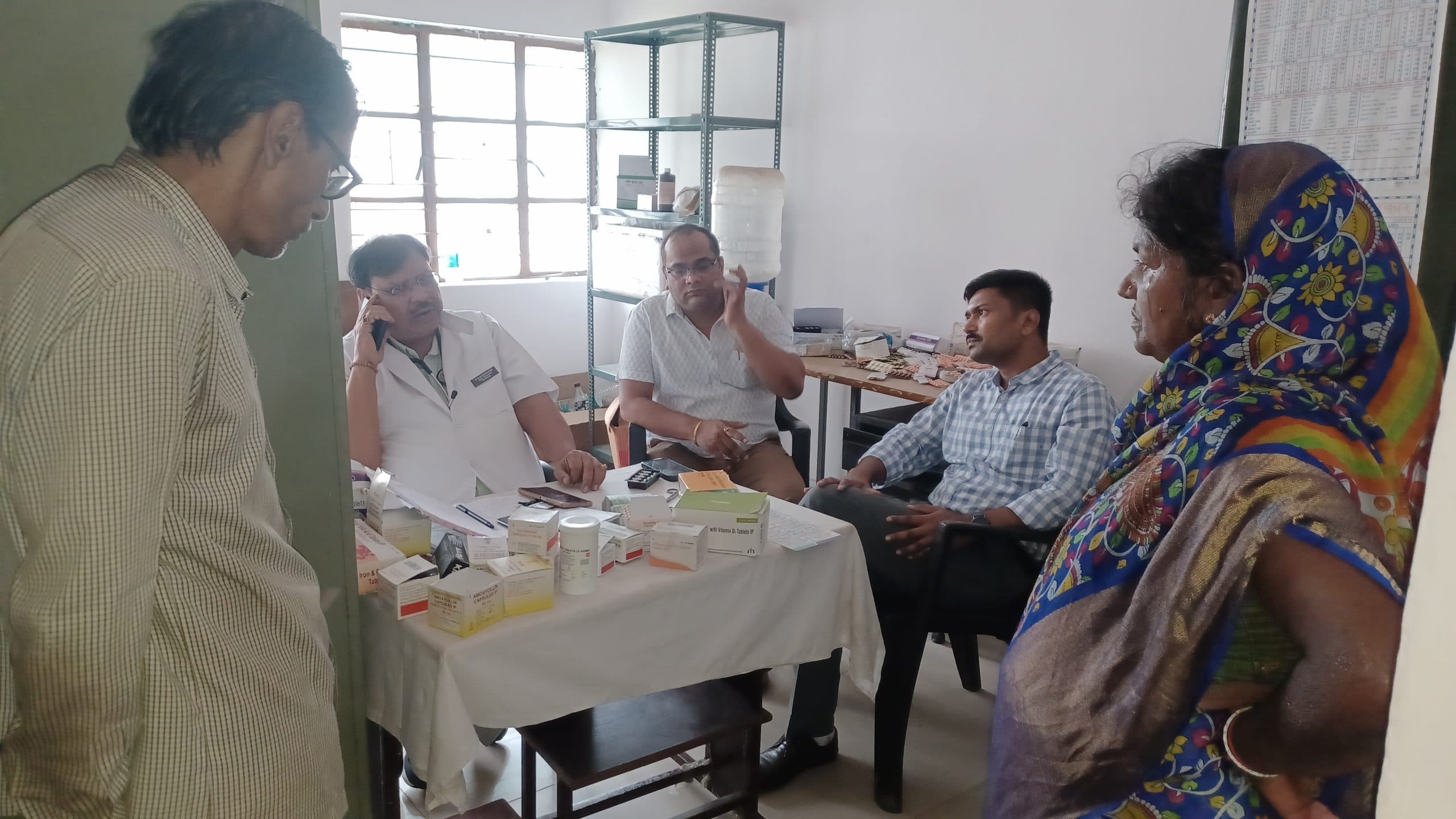 Dhanbad News: सिविल सर्जन ने चिरकुंडा स्वास्थ्य केंद्र का किया औचक निरीक्षण, न चिकित्सक मिले और न स्वास्थ्यकर्मी