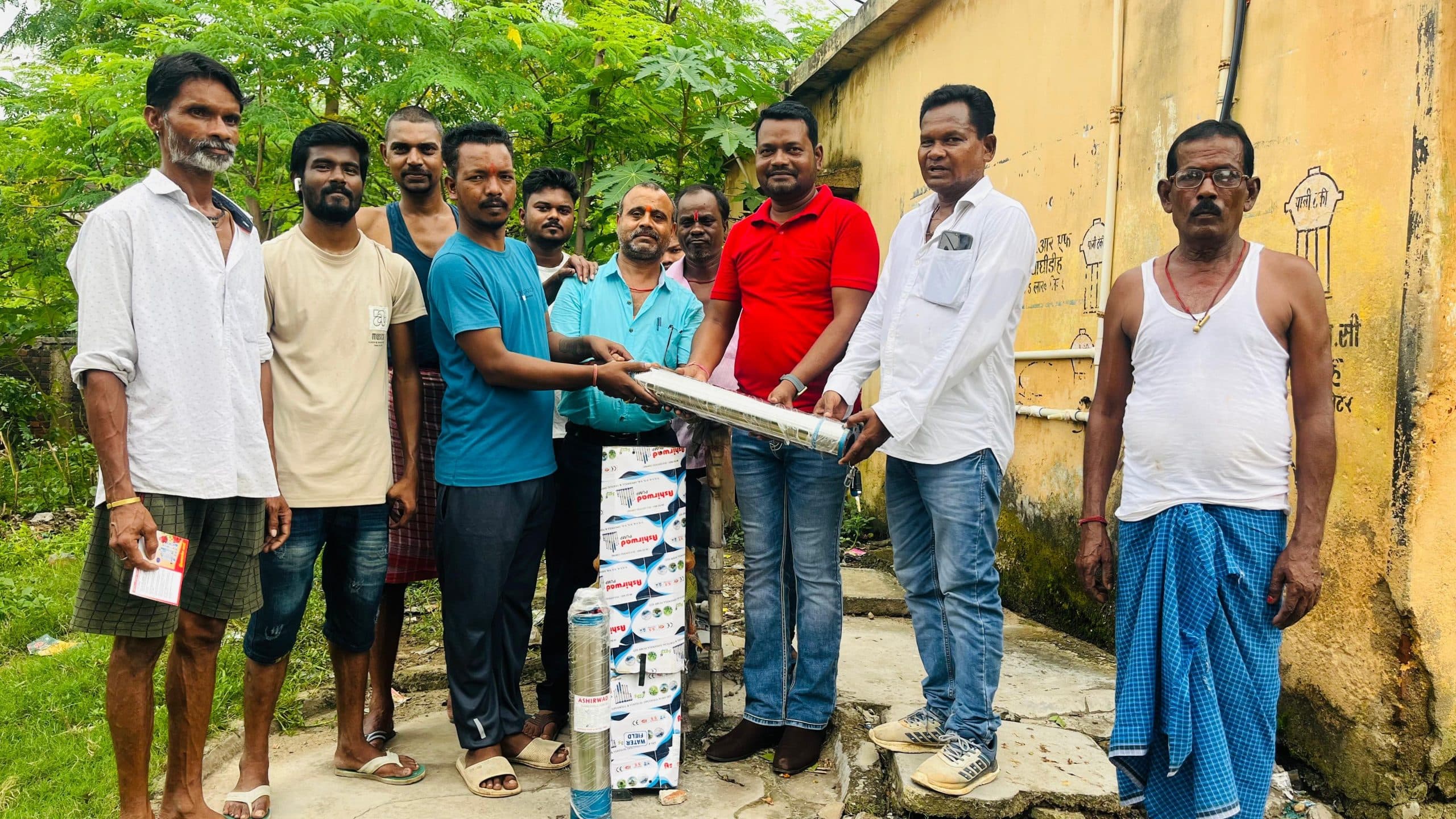 Jamshedpur news. विधायक ने हरहरगुट्टू के लोगों को उपलब्ध कराया समर सेबल