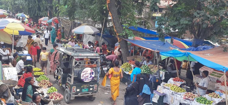 सावन चढ़ते फल बाजार पर चढ़ गया सांवन का रंग, मंडी की बढ़ी रौनक