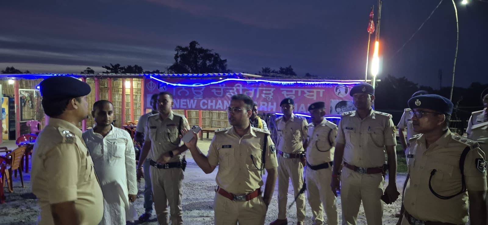 Motihari :होटल संचालक के पिता की हत्या मामले में  एसपी ने घटनास्थल का किया निरीक्षण