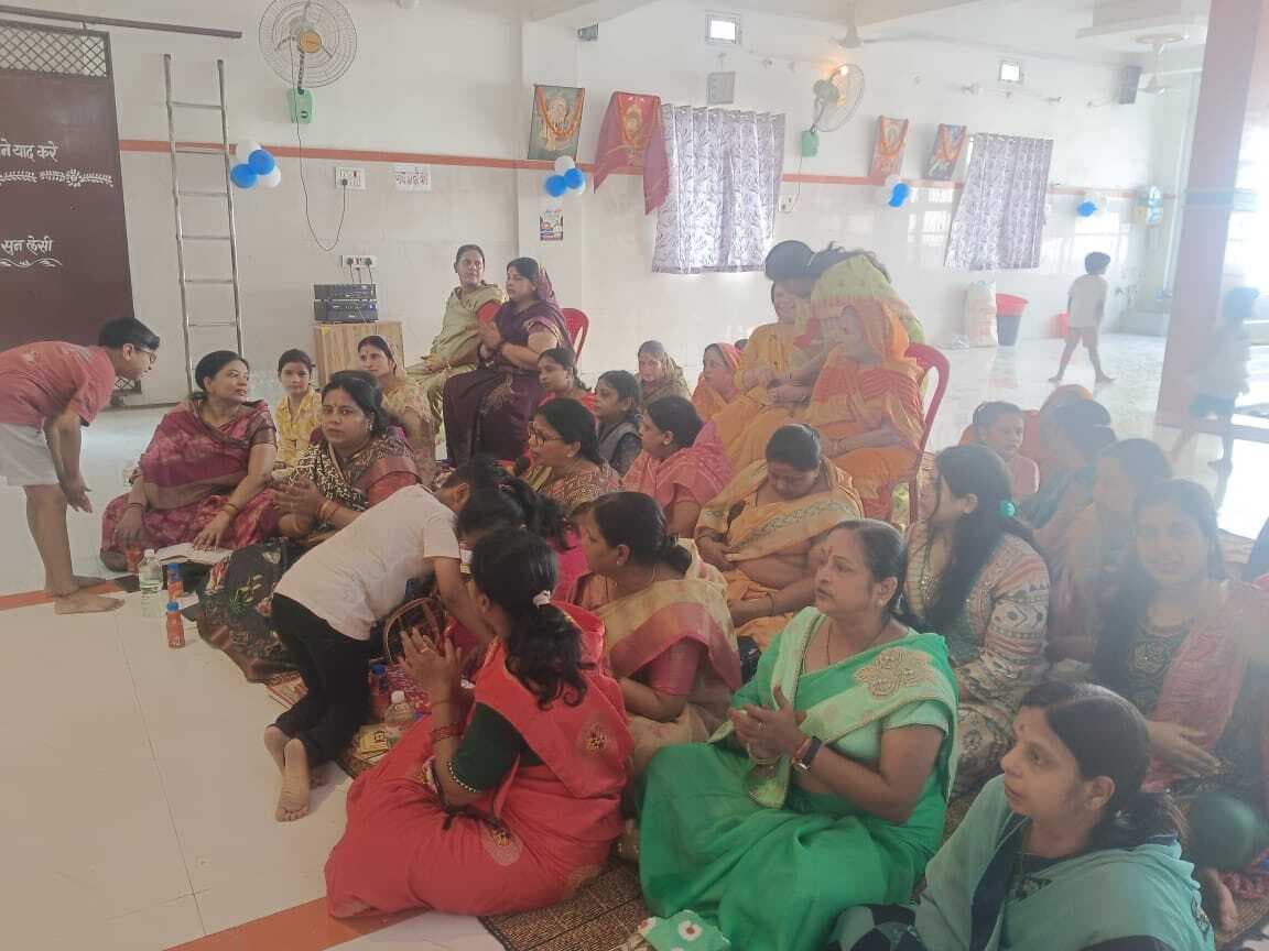 Motihari: सिंधारा उत्सव पर दादीजी का हुआ अलौकिक श्रृंगार