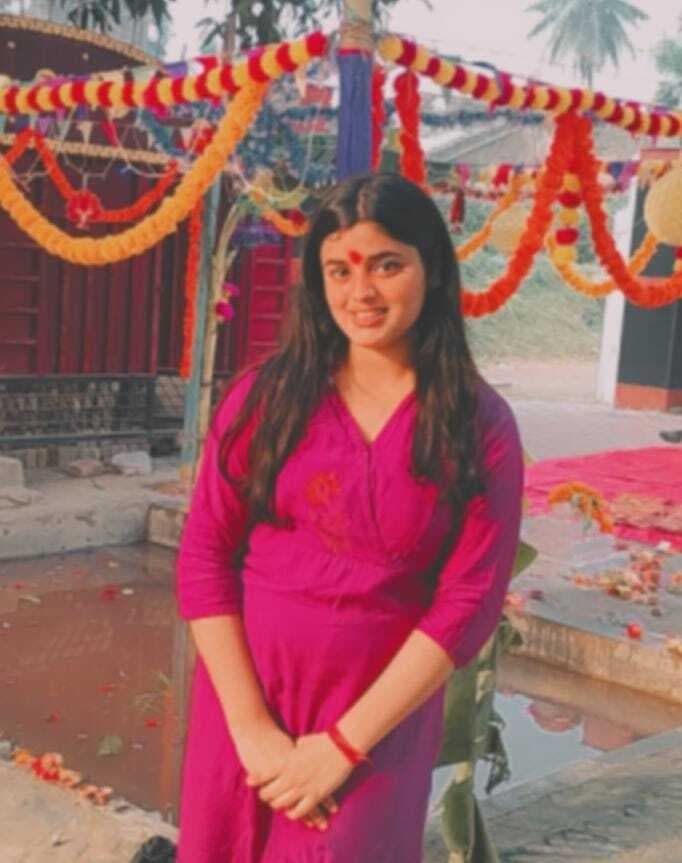 Motihari: शहर की छात्रा ने हनुमान चालीसा को 234 भाषाओं में किया अनुवाद