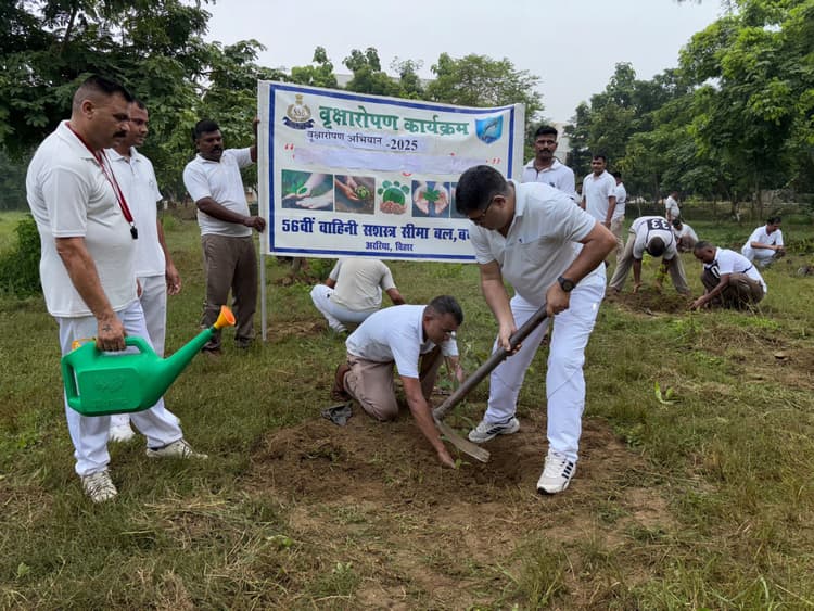 एसएसबी वाहिनी मुख्यालय में किया गया पौधरोपण