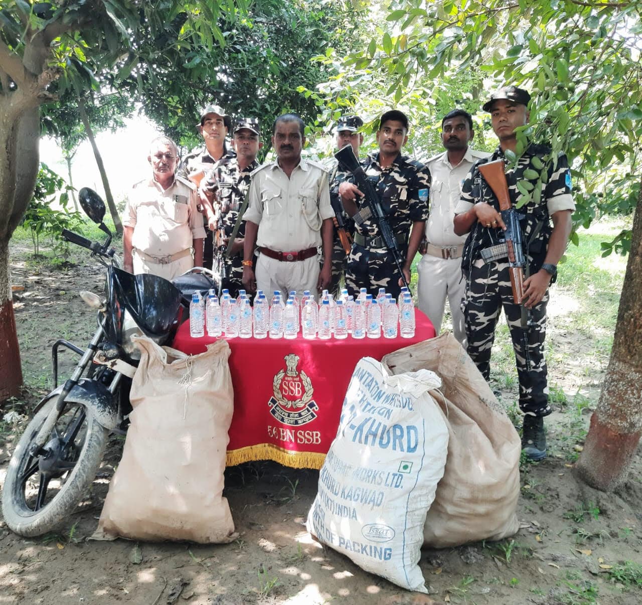 एसएसबी ने 360 बोतल नेपाली शराब किया जब्त