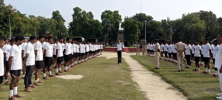 307 नये सिपाहियों को एसएसपी ने दिया सफलता का मंत्र