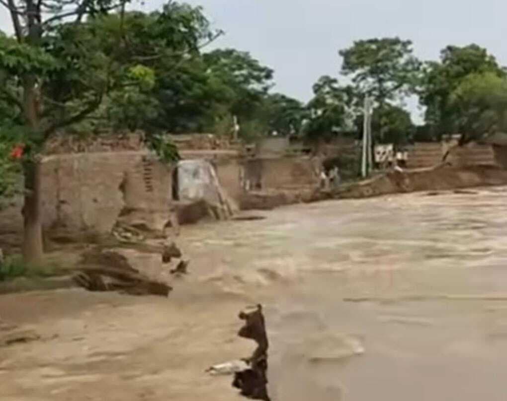 जवइनिया के लिए मंगल भी बन गया अमंगलकारी, गंगा में समा गये दर्जन भर घर