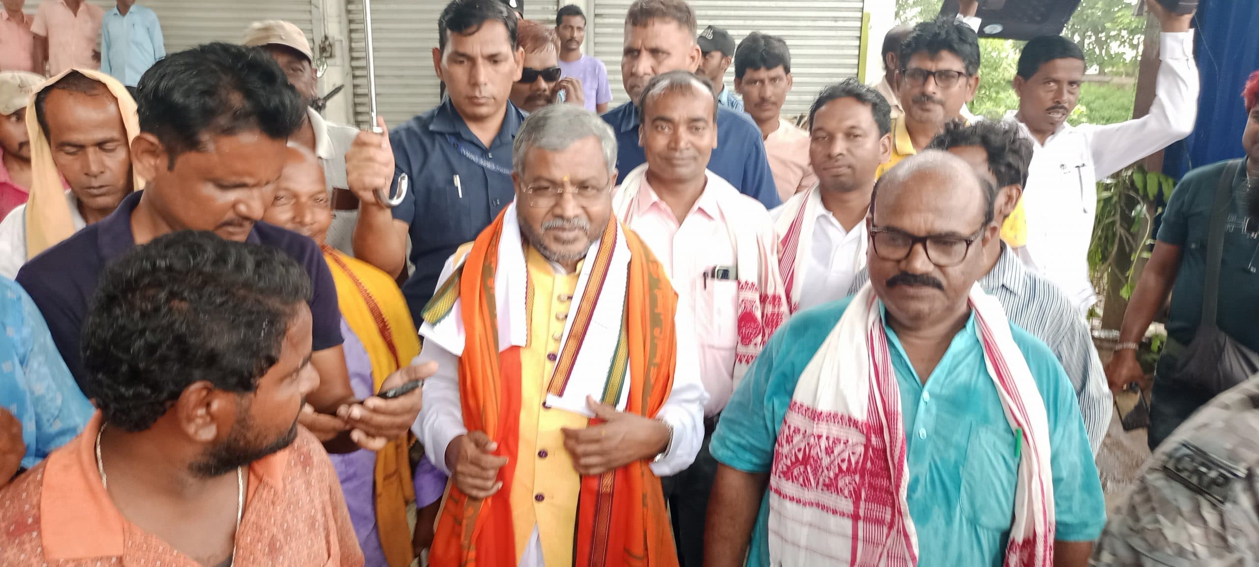 हेमंत सरकार के मंत्री से लेकर अधिकारी तक जेबें भरने में लगे हुए हैं : बाबूलाल