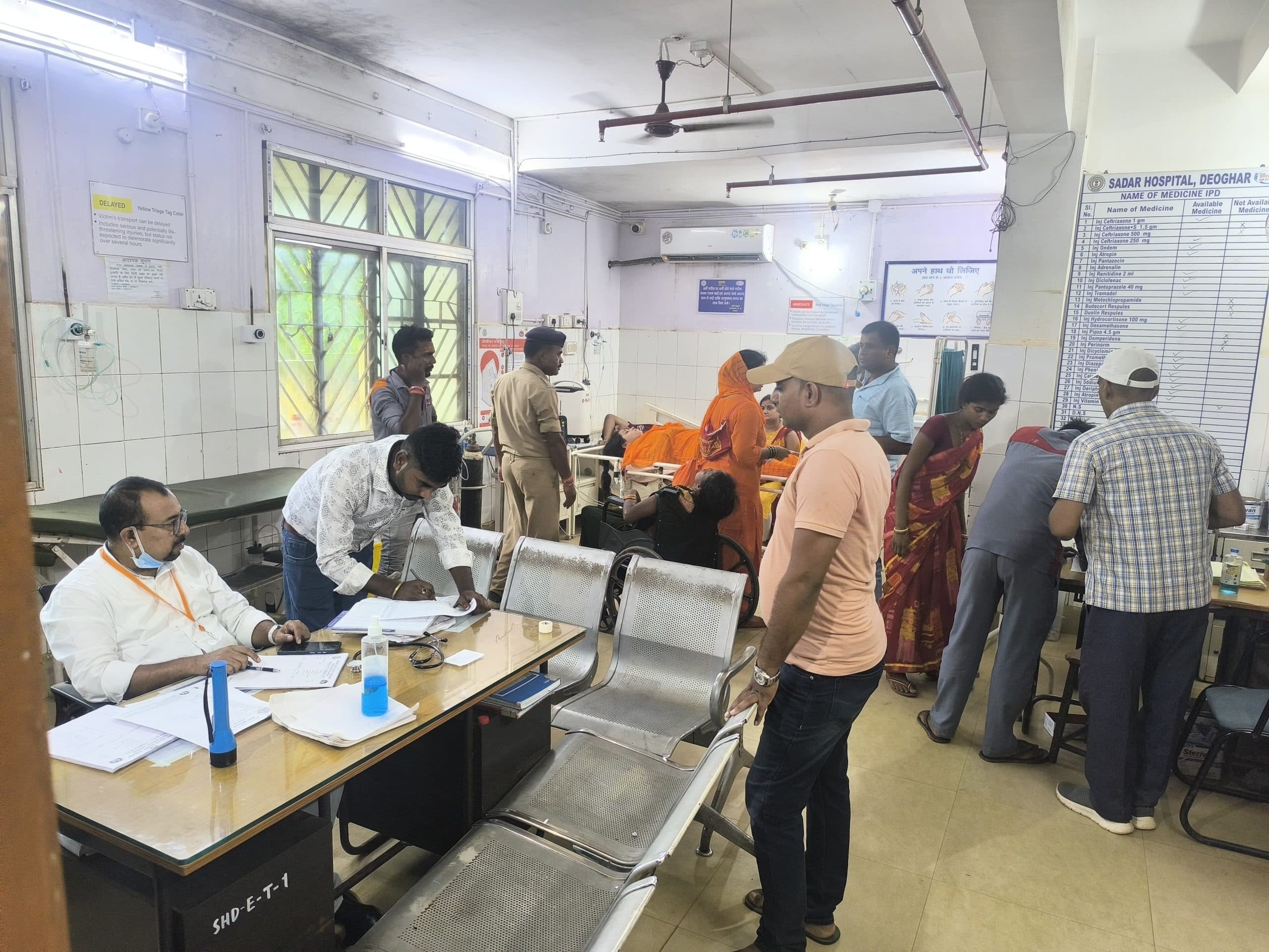 Deoghar news : बरसात के मौसम में बढ़ रहे हैं मौसमी मरीजों की संख्या