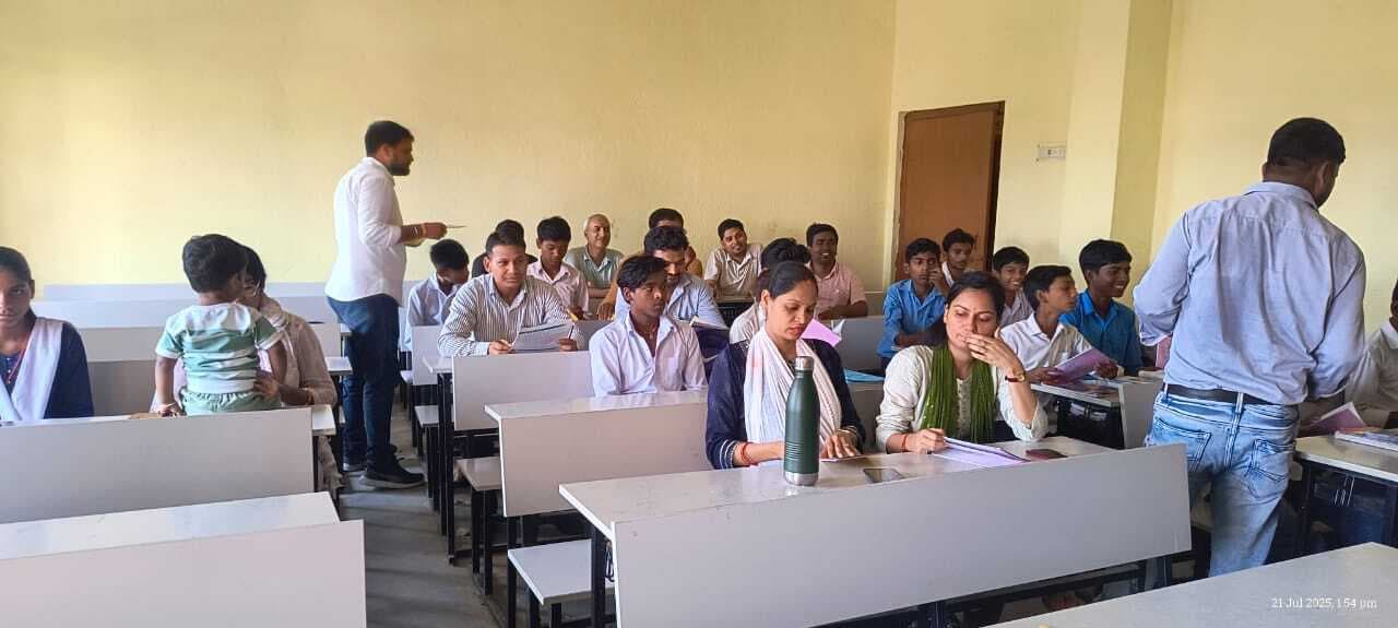 किशोरियों को उनके अधिकार के प्रति किया जागरूक