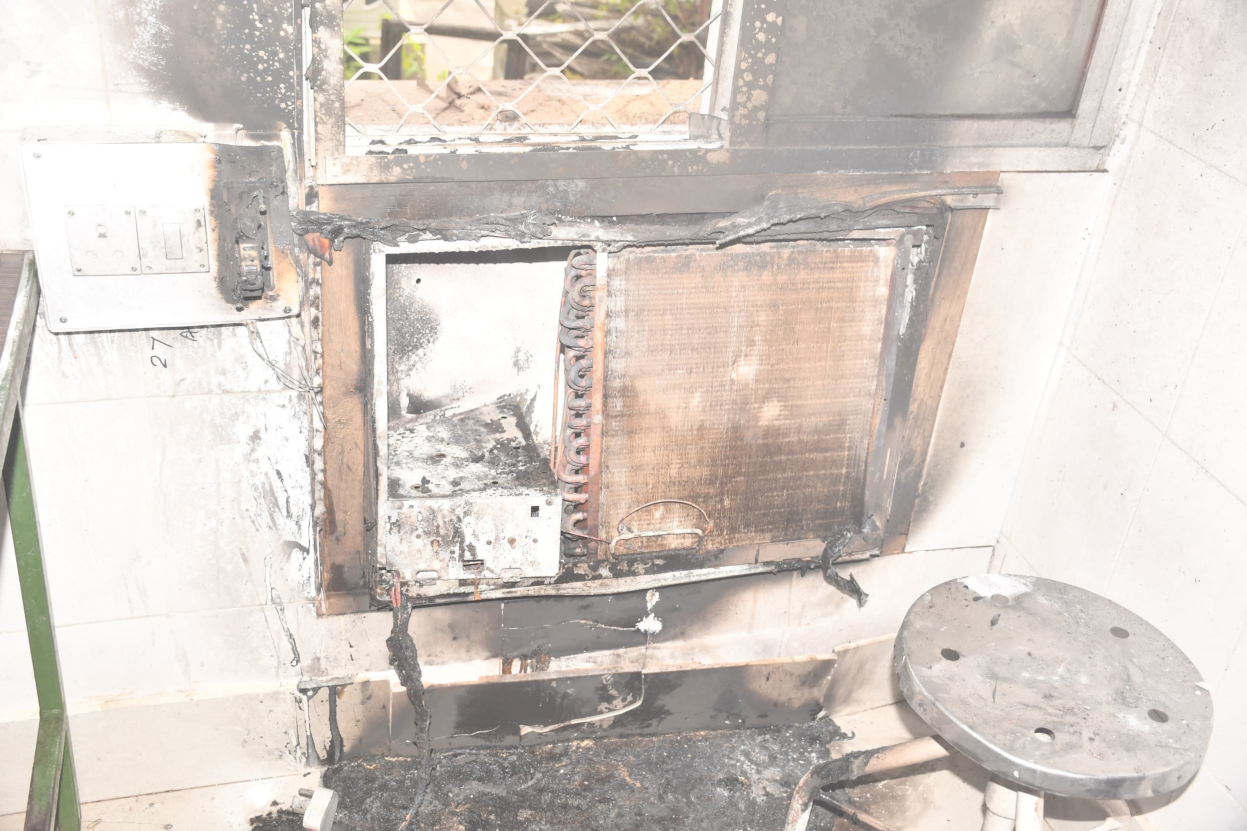Bokaro News : बीजीएच : विंडो एसी में लगी आग, कोई हताहत नहीं