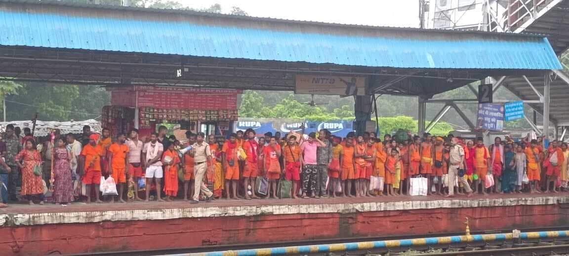 Deoghar news : रेलवे को 11 दिनों में तीन करोड़ 79 लाख की हुई आय