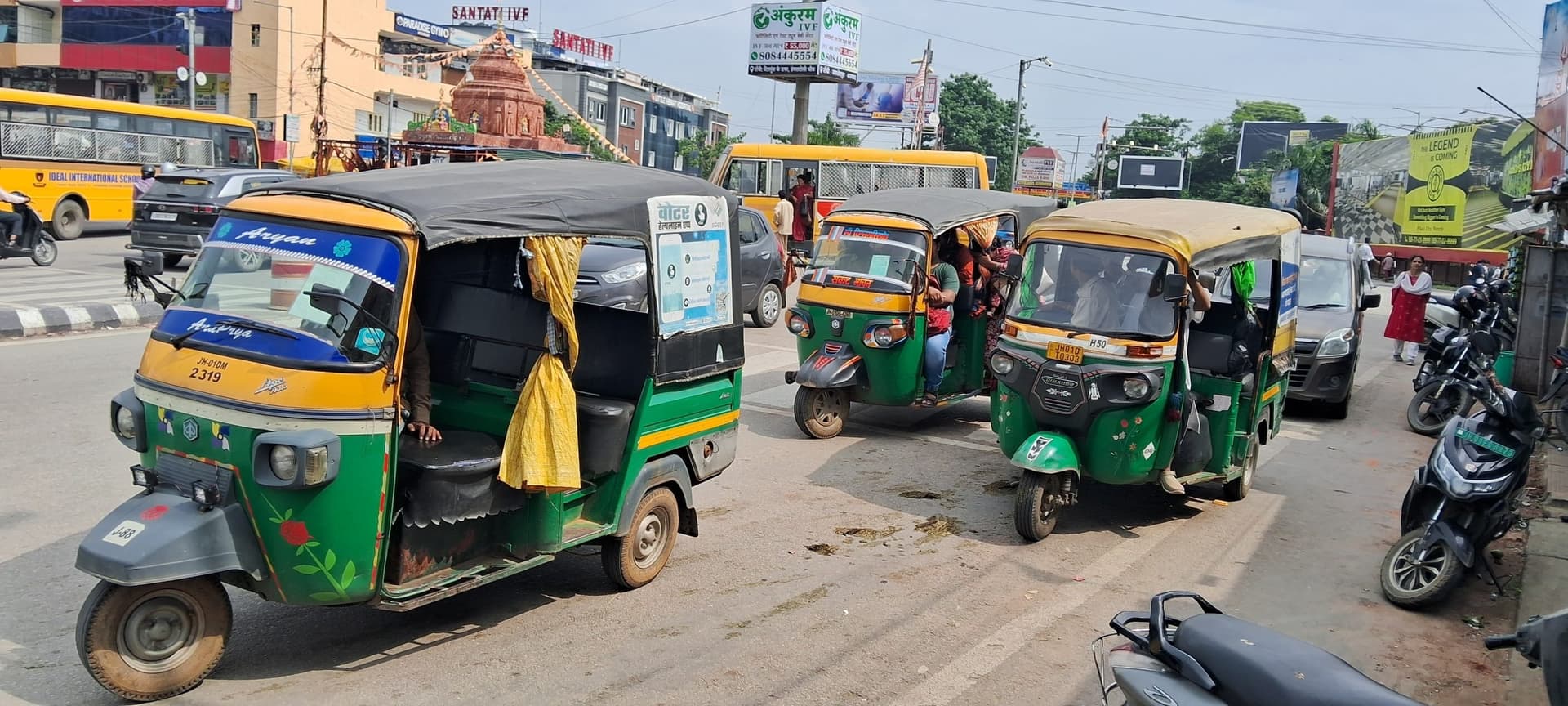 Ranchi news : ऑटो, ई-रिक्शा की मनमानी व निगम की निष्क्रियता से रोज लग रहा जाम