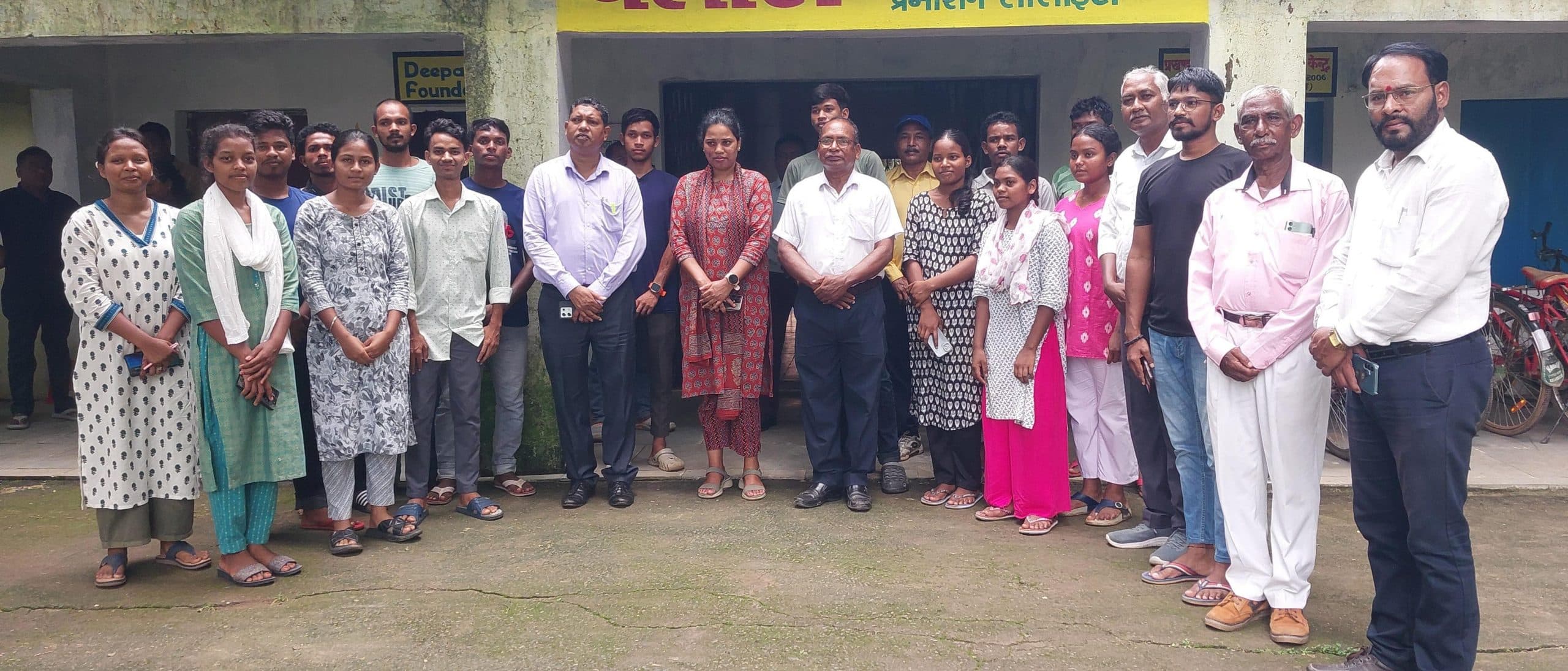 Seraikela Kharsawan News : सफलता के लिए सकारात्मक सोच जरूरी : डीडीसी