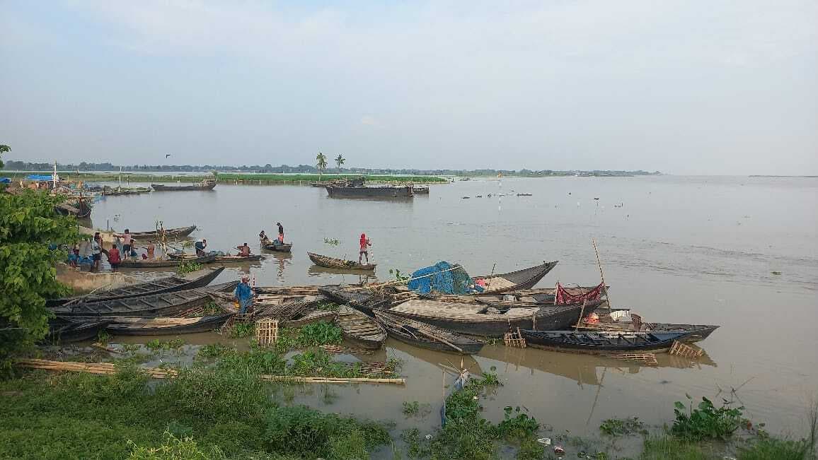 गंगा नदी में उफान से लोगों की बढ़ी परेशानी