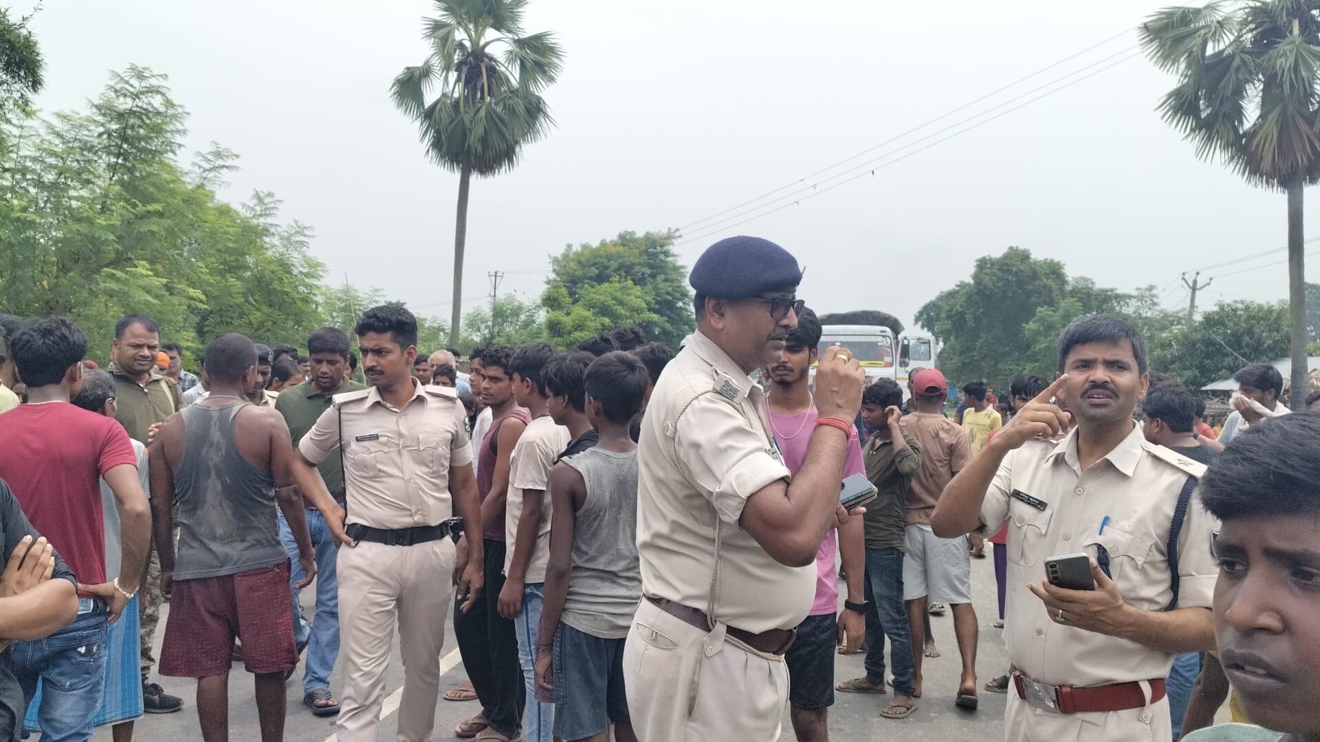 पवई चौक पर एनएच 31 पार कर रही महिला को कार ने मारी ठोकर, मौके पर हुई मौत