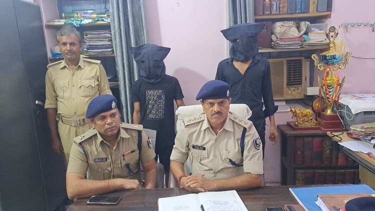 फतुहा में वाहन चेकिंग के दौरान दो हथियारबंद बदमाश हुए गिरफ्तार