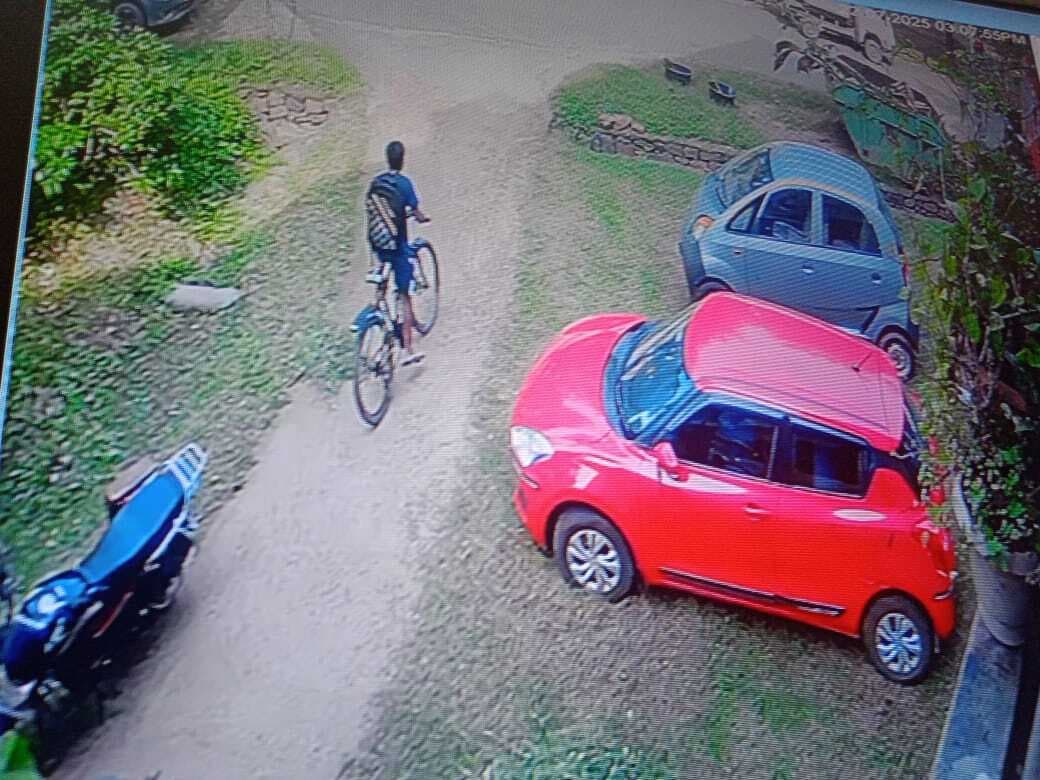 Jamshedpur News : पापा मुझे क्रिकेटर बनना था... नोट लिख कर हुडको क्वार्टर से निकल गया आठवीं का छात्र