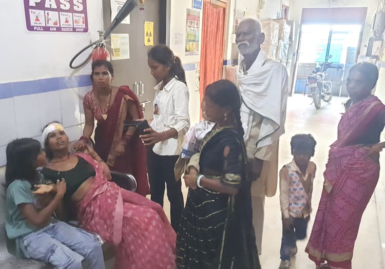 देवर ने भाभी को पीटा