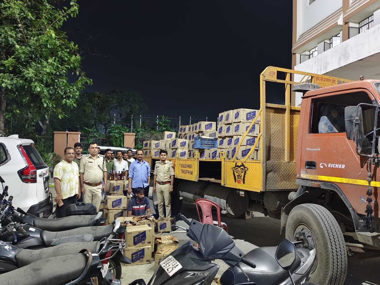 Samastipur News:ट्रक पर लदे भारी मात्रा में अंग्रेजी शराब के साथ वाहन चालक गिरफ्तार
