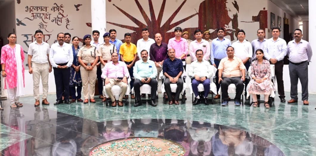 hajipur news. प्रिजन सिक्युरिटी डायनेमिक एंड स्टेटिक, इमर्जिंग चैलेंज पर दिया जा रहा प्रशिक्षण