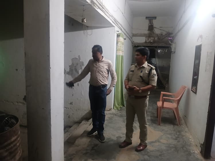 Motihari: डीएसपी ने बंजरिया थाना का किया निरीक्षण