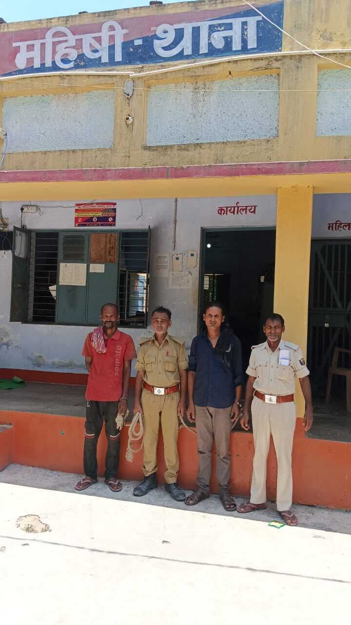 दो वारंटियों को भेजा जेल