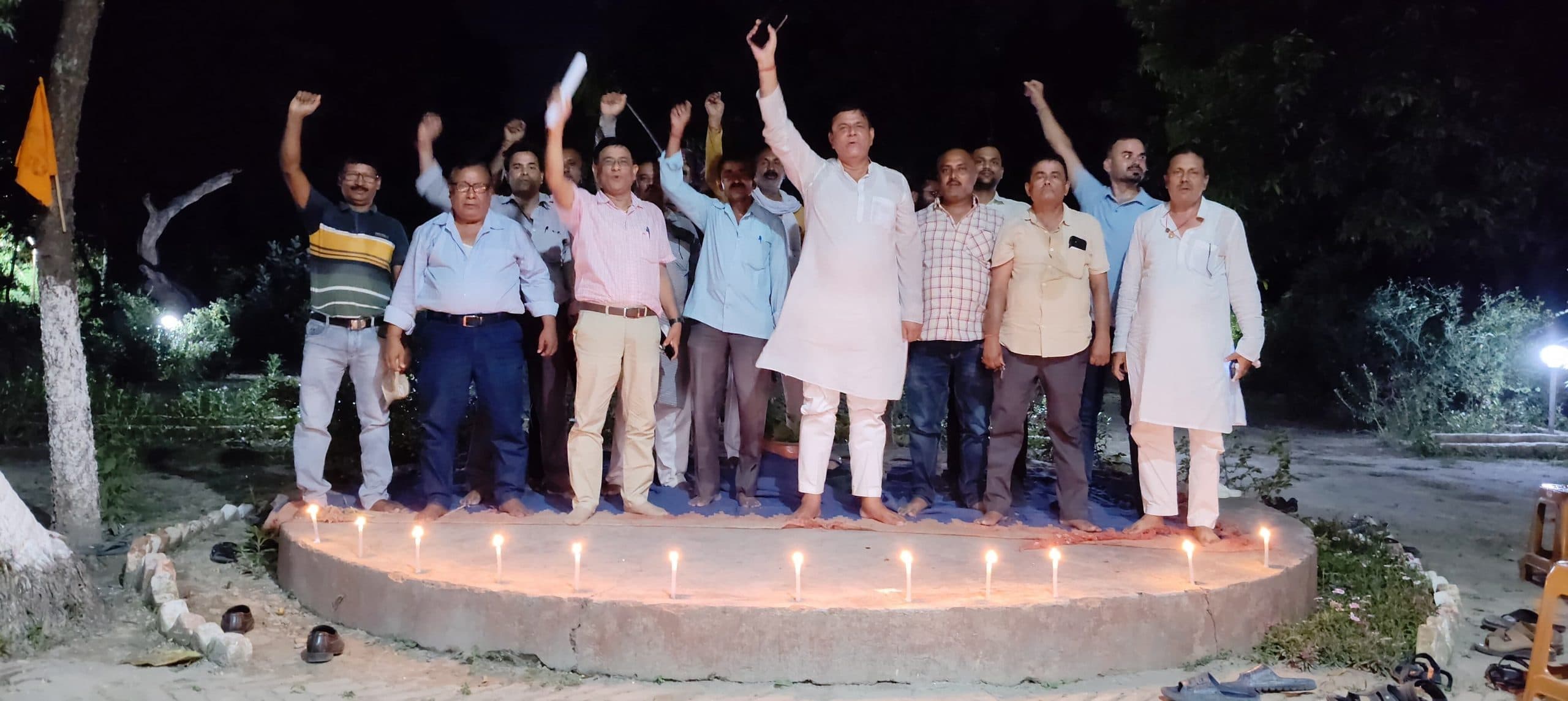 Motihari: मांगों को लेकर डाक कर्मचारियों ने किया प्रदर्शन