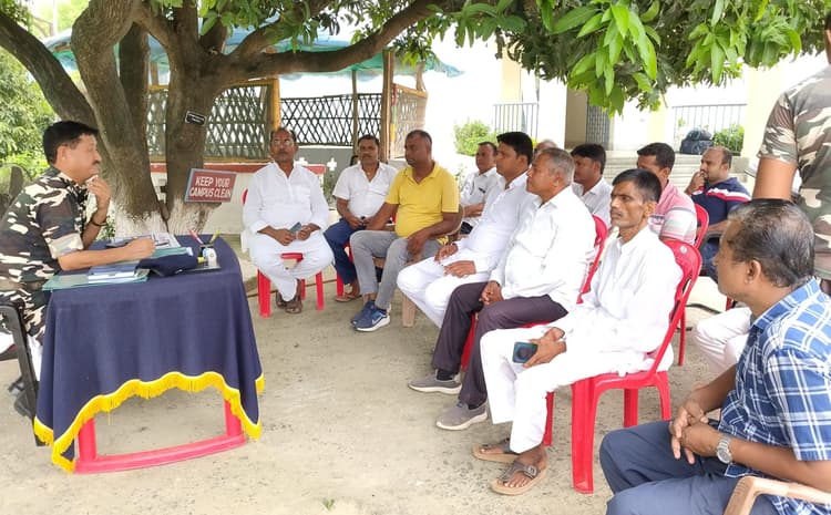 Motihari: एसएसबी ने सीमावर्ती ग्रामीणों व जनप्रतिनिधियों के साथ की समन्वय बैठक