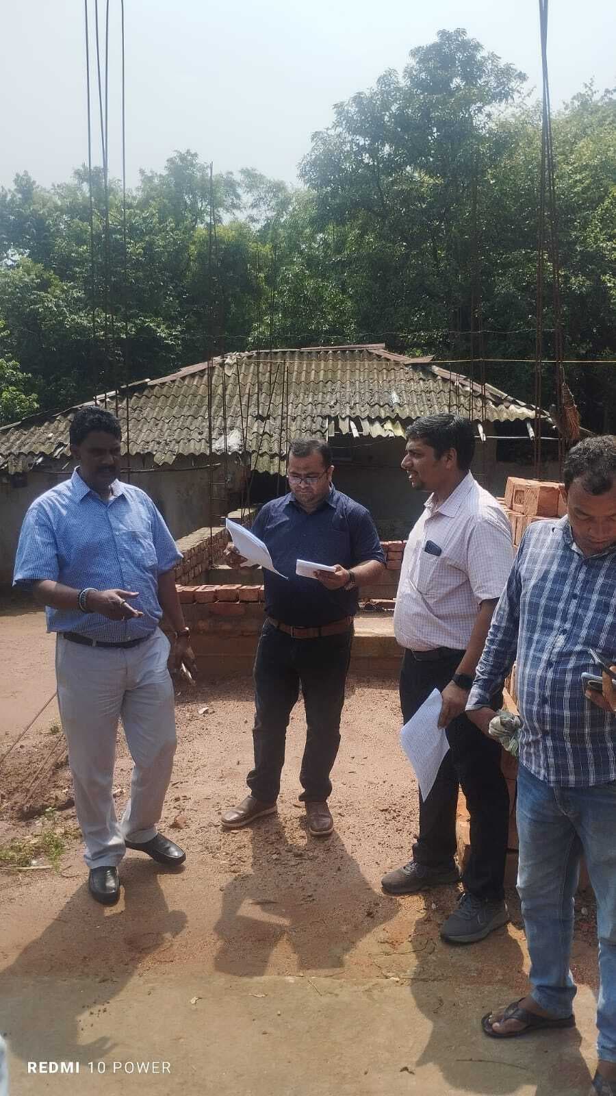 Jamshedpur news. पहली किस्त लेकर प्लिंथ नहीं बनाने वाले घरों को किया गया चिह्नित