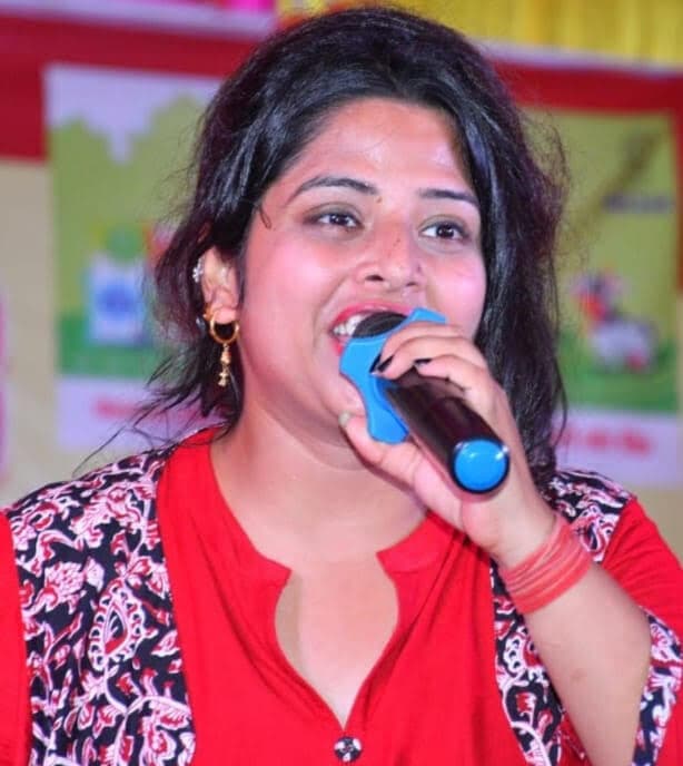 भक्ति गीतों से सुरों की महफिल सजायेंगी जुली झा