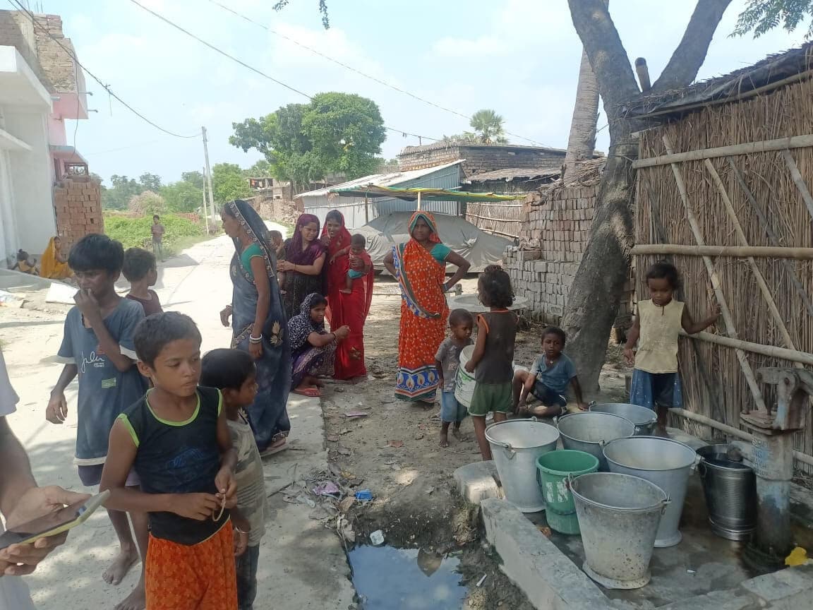 Samastipur News:बखरी बुजुर्ग के लोग पानी के लिए हो रहे हैं परेशान