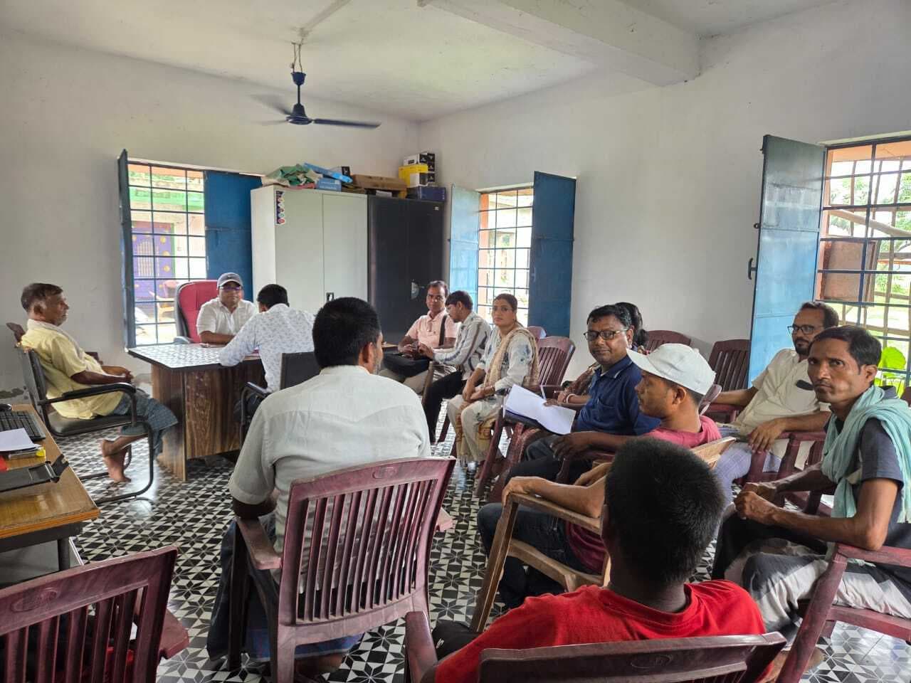 बेलौन में मतदाता पुनरीक्षण कार्य को लेकर की बैठक