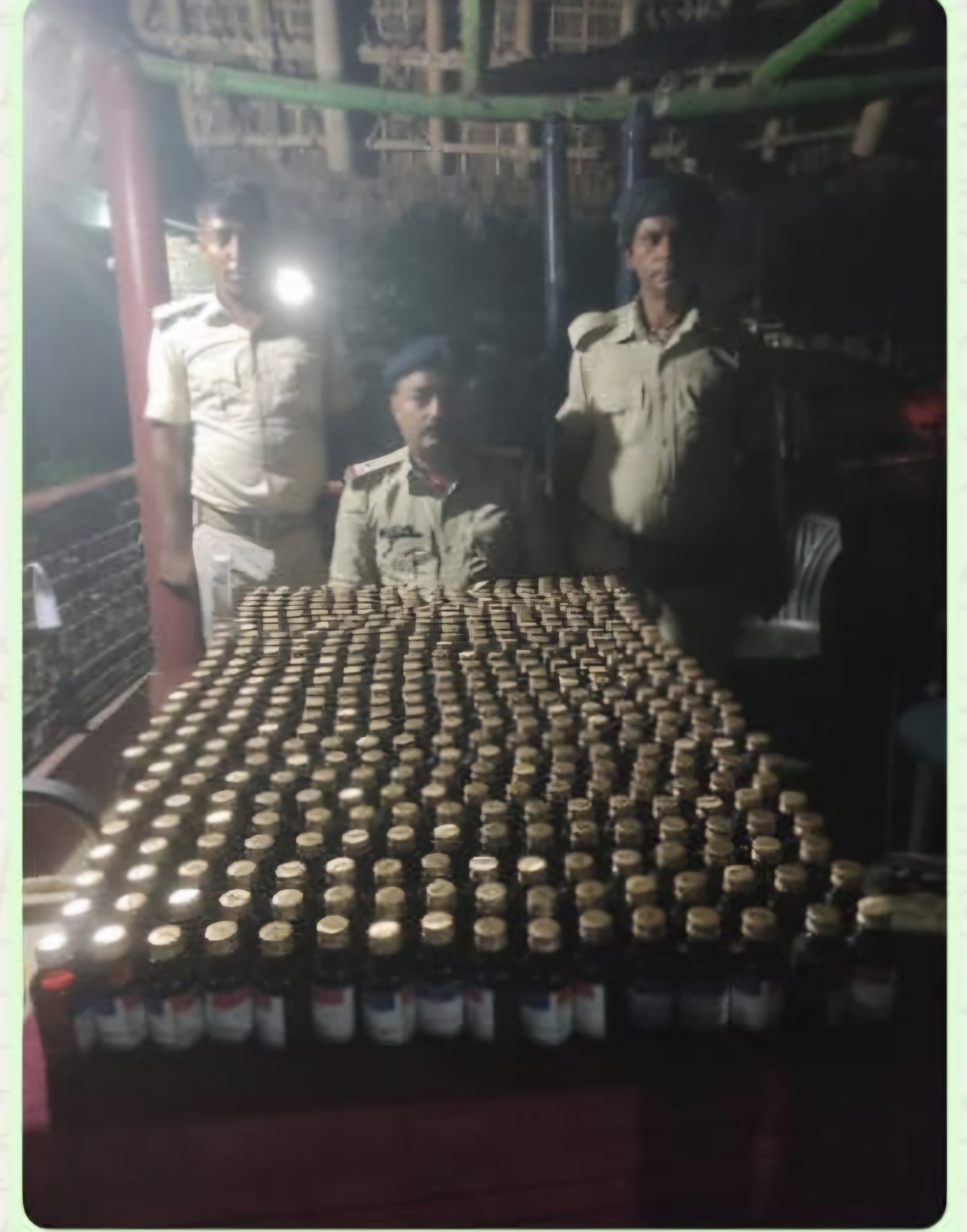 314 बोतल प्रतिबंधित कोडिन युक्त कफ सिरप जब्त, दो गिरफ्तार