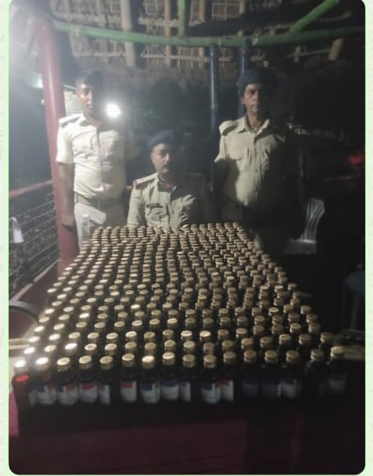 314 बोतल प्रतिबंधित कोडिन युक्त कफ सिरप जब्त, दो गिरफ्तार