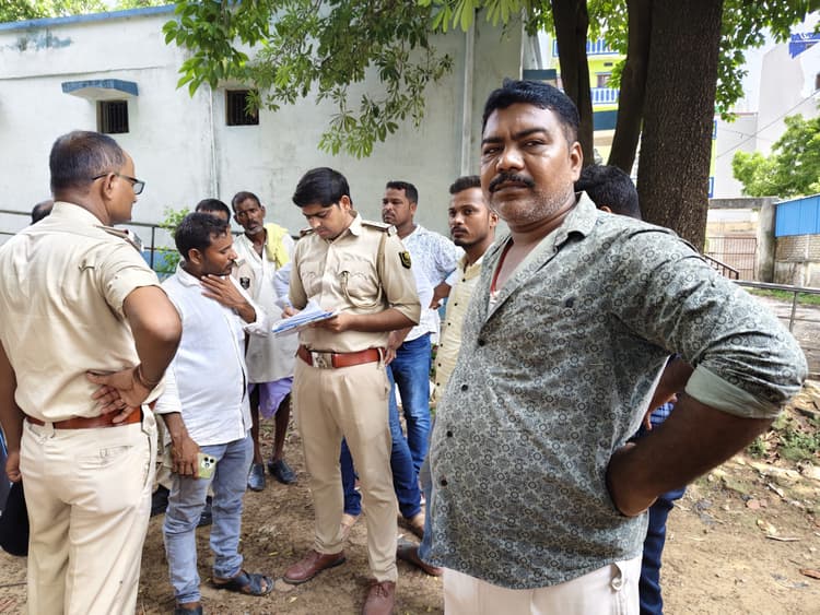 हथियारबंद बदमाशों ने बाइक सवार इंजीनियर की गोली मारकर की हत्या, दोस्त घायल