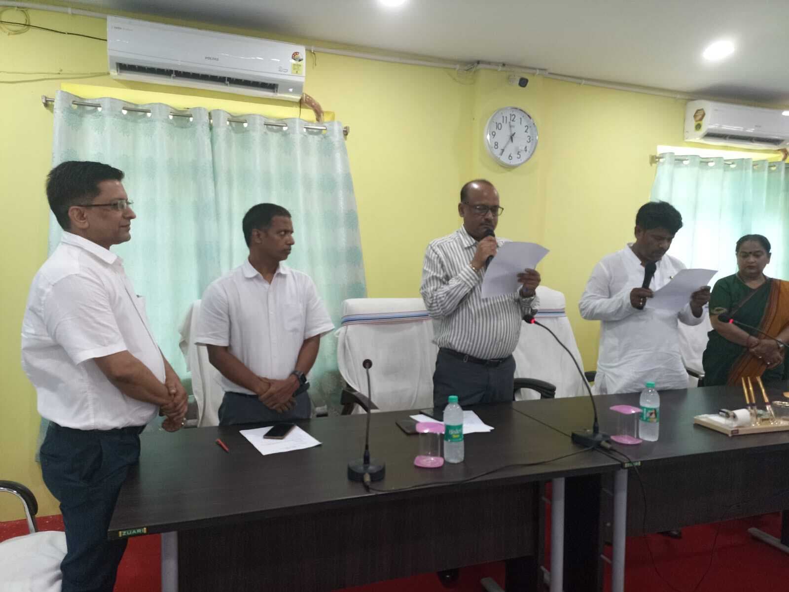 नवनिर्वाचित मुख्य पार्षद बालमुकुंद सिन्हा ने ली पद व गोपनीयता की शपथ