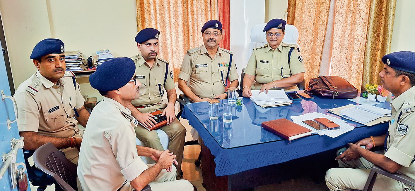 Saran News : रेलयात्रियों की सुरक्षा को लेकर जीआरपी और आरपीएफ की रणनीति