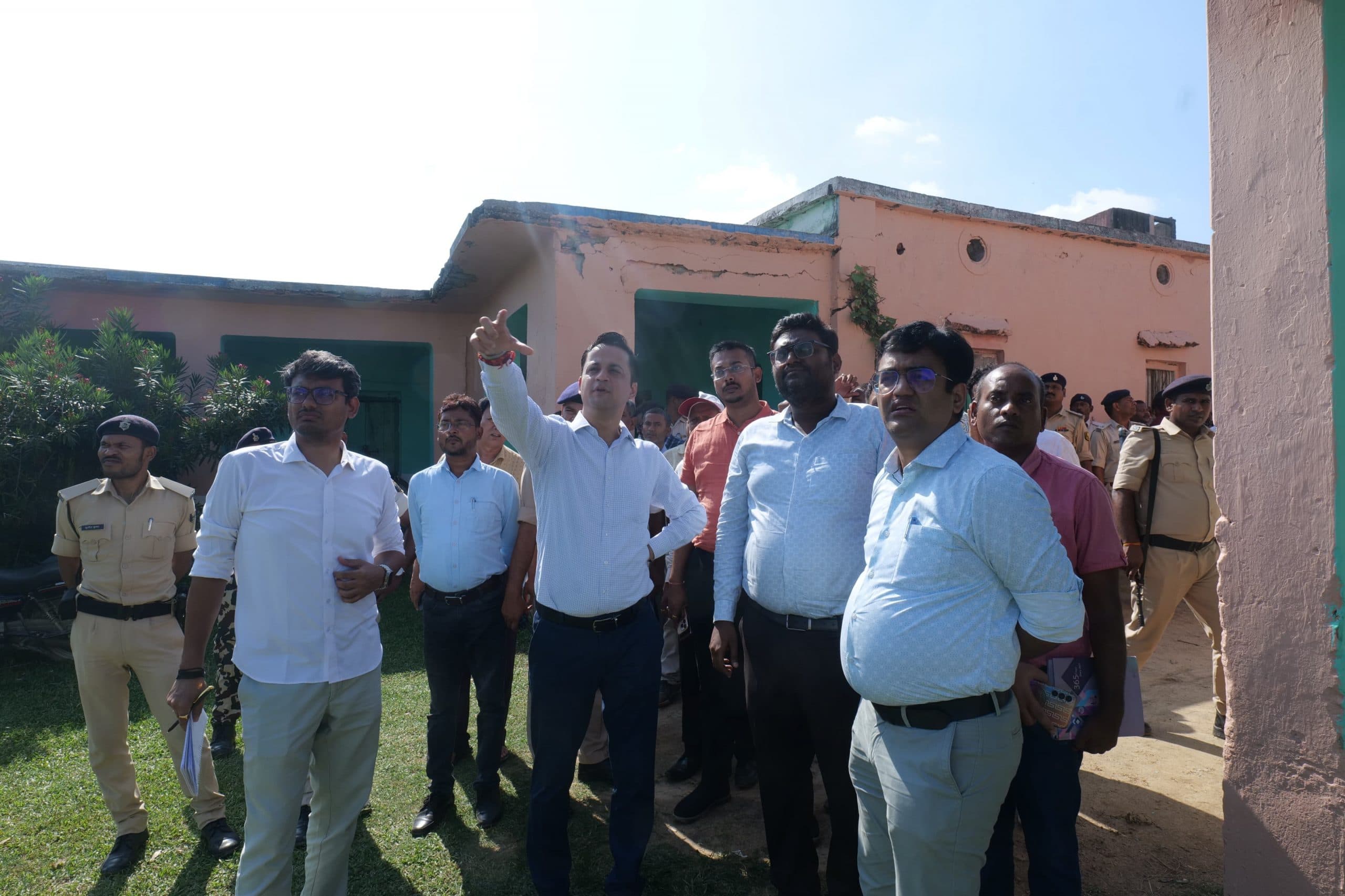 Madhubani News : डीएम ने कई डिस्पैच सेंटर का किया निरीक्षण