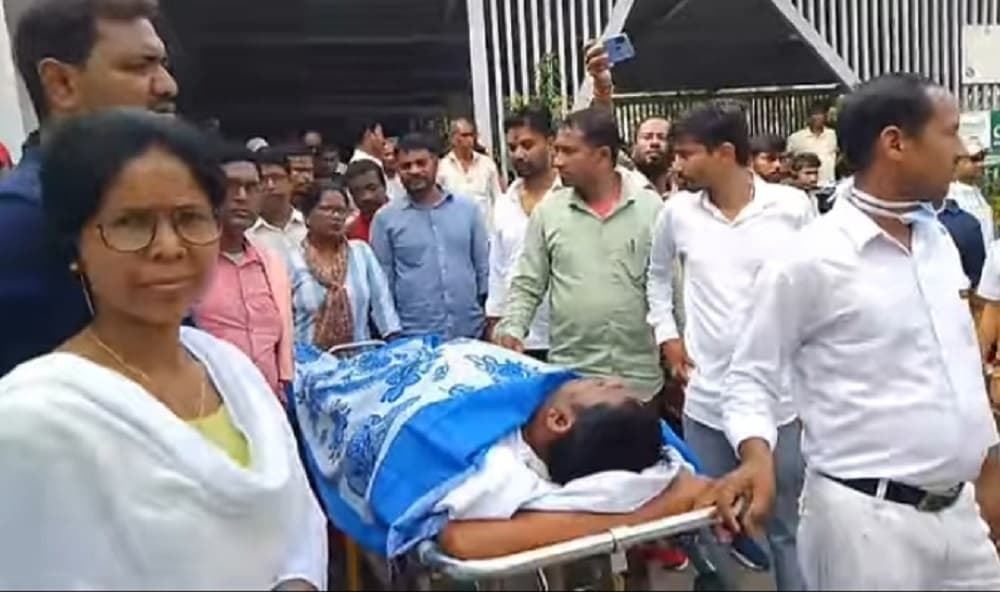 Bokaro News : दुर्घटना में घायल ठेका मजदूर बेहतर इलाज के लिए रांची रेफर