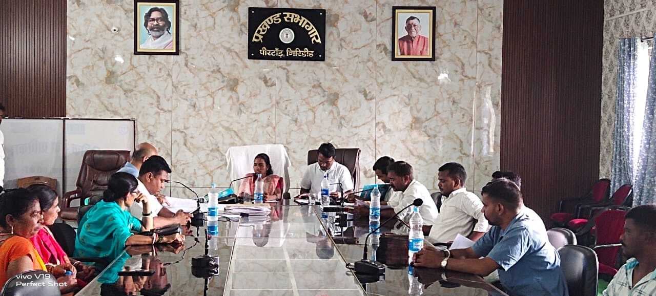 Giridih News :सिद्दो-कान्हू क्लब के पंजीकरण पर चर्चा