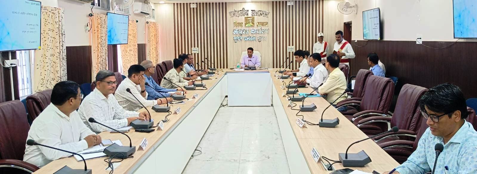 स्वास्थ्य विभाग की आयुक्त ने की समीक्षा, सेवाओं में सुधार का दिया निर्देश