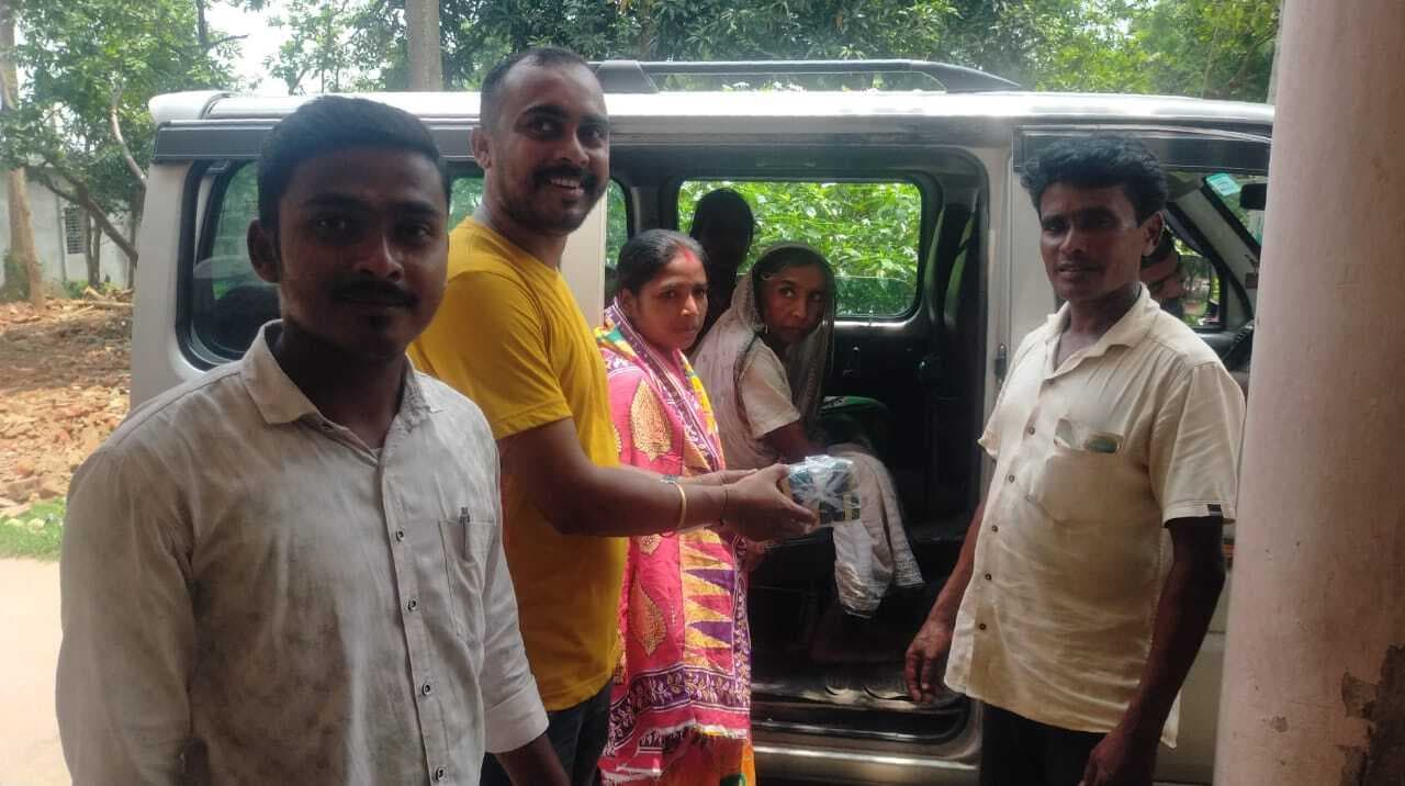 Seraikela Kharsawan News : झिमड़ी में झुंड से बिछड़े हाथी ने घर तोड़ा, दीवार से दबकर वृद्धा गंभीर