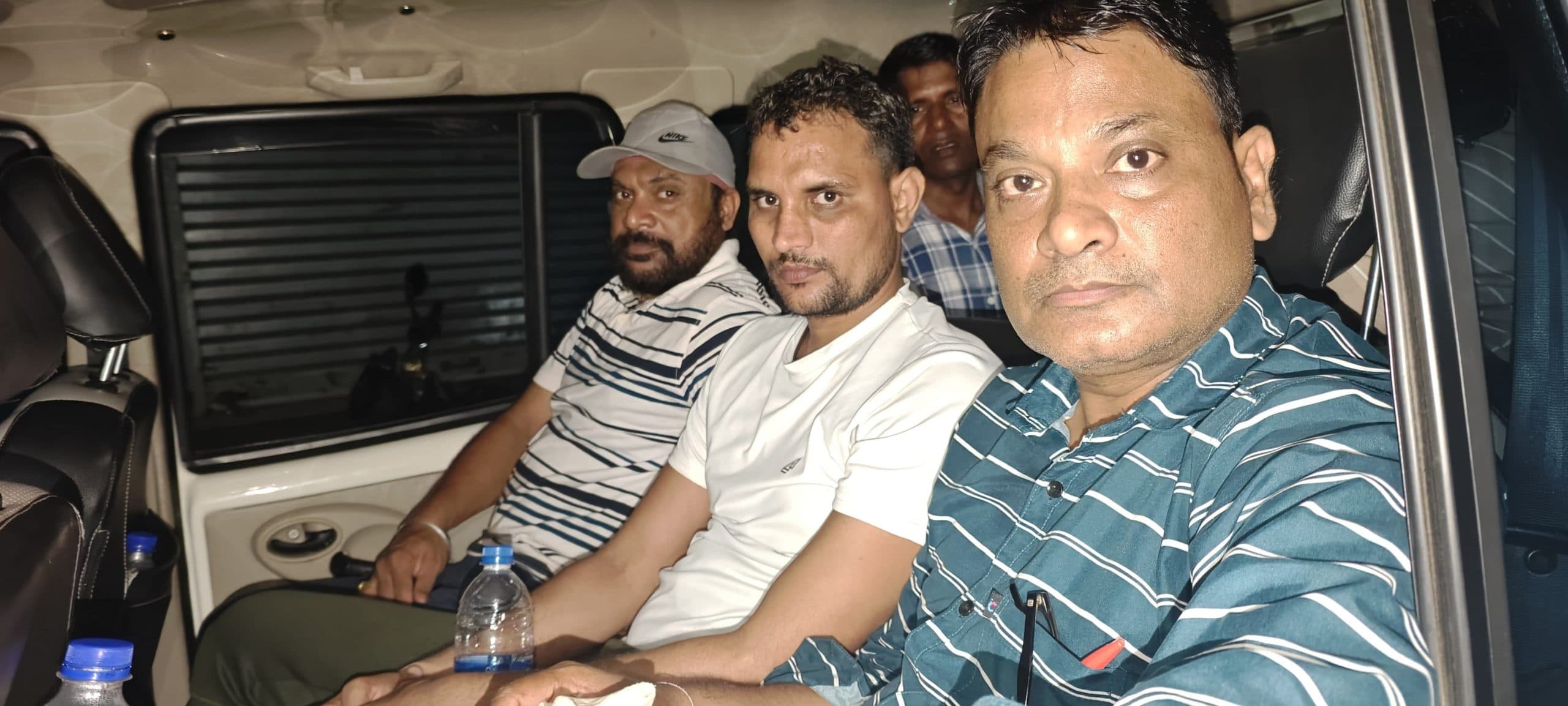 Chaibasa News : उप डाकपाल की गिरफ्तारी के दूसरे दिन डाकघर का काम ठप