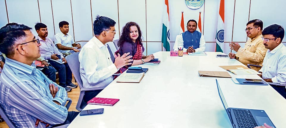 Bhubaneswar News: मंदिर कमेटियों के साथ मिलकर व्यवस्थित ढंग से समय पर कार्य पूरा करने का सुझाव दिया