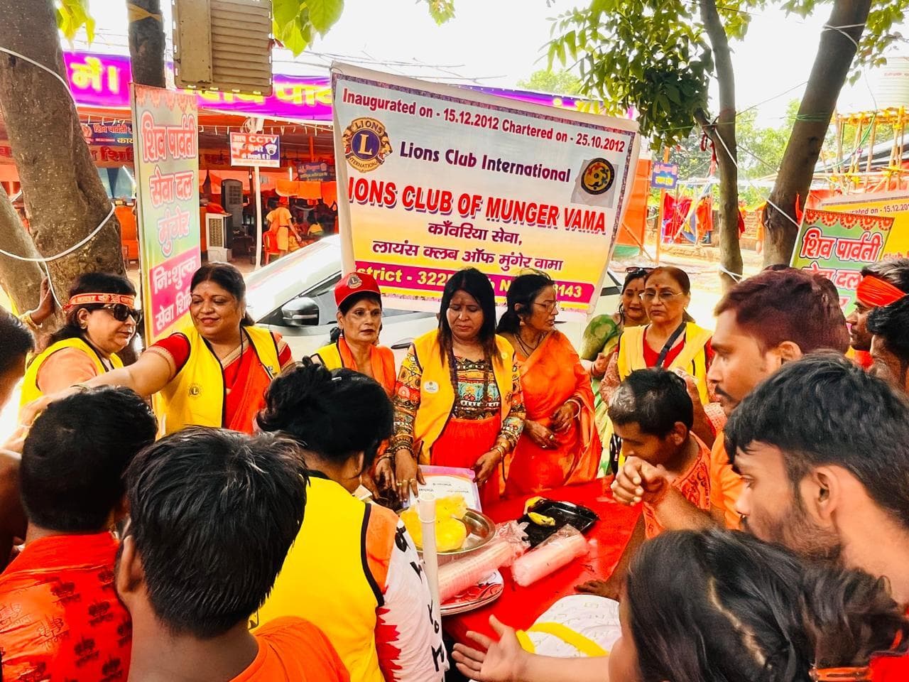 लायंस क्लब मुंगेर वामा ने तारापुर में लगाया सेवा शिविर