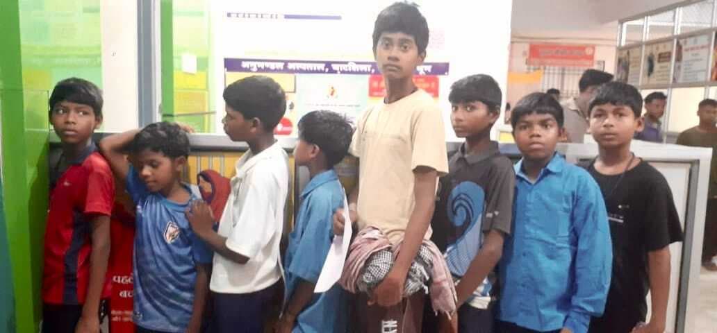 East Singhbhum News : ऊपर पावड़ा आवासीय विद्यालय के 13 बच्चे बीमार, इलाज हुआ