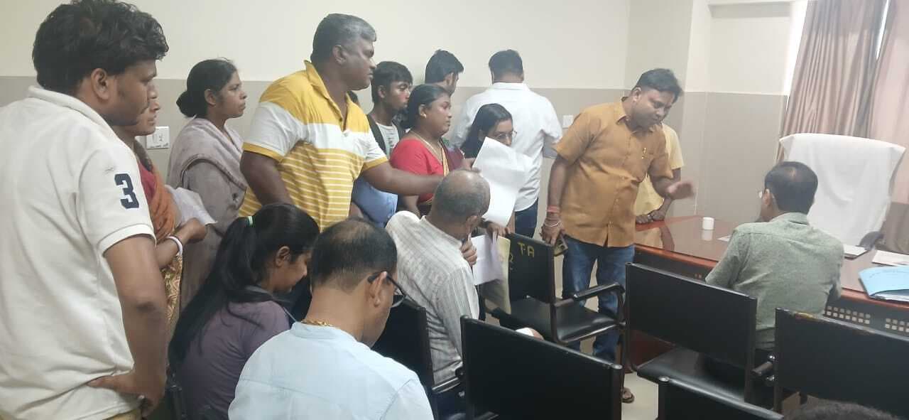 Jamshedpur News : एमजीएम : गायनिक विभाग में समय पर नहीं पहुंचे डॉक्टर, मरीजों ने किया हंगामा