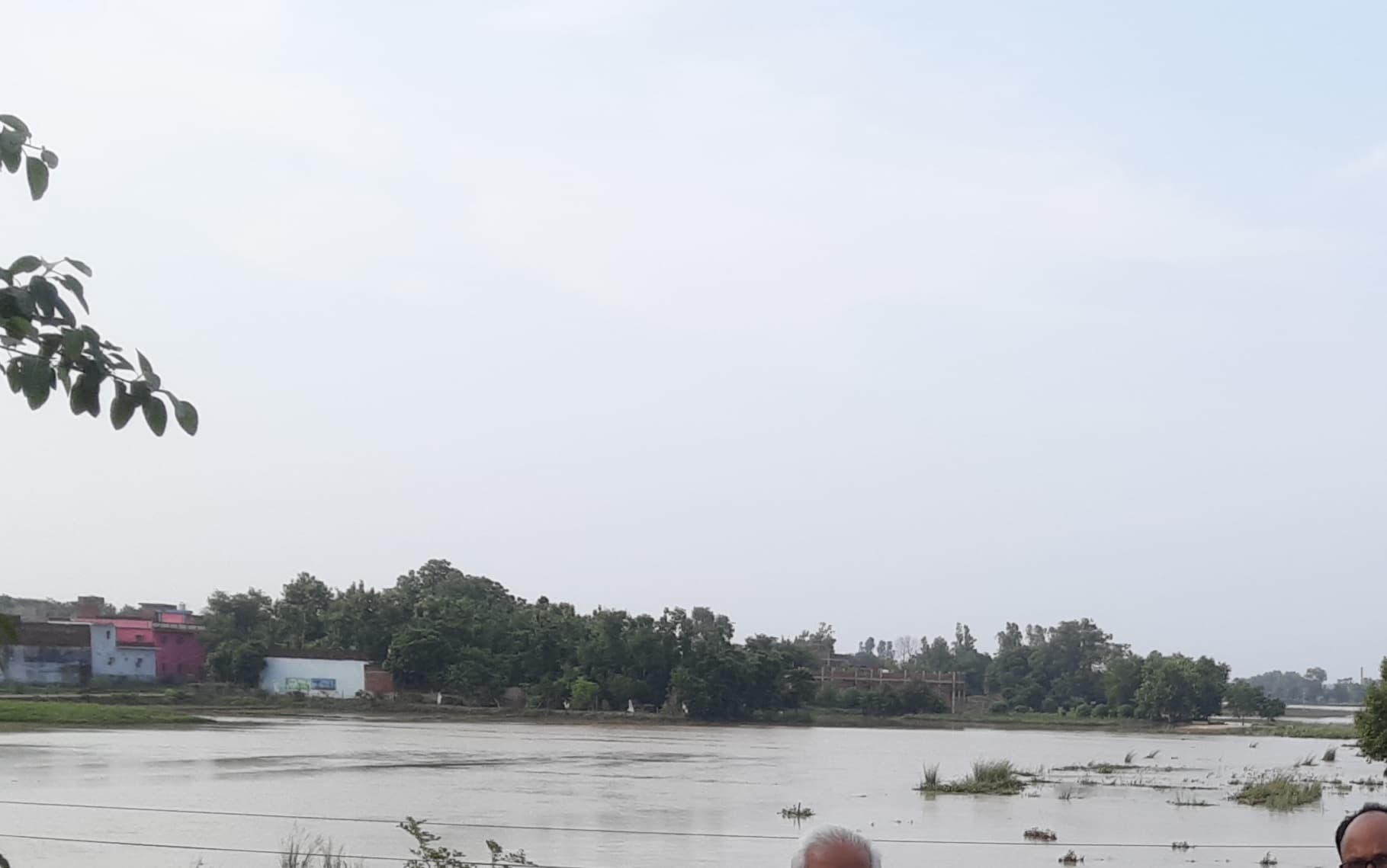 काव नदी पर पुल नहीं बनने से किसान परेशान