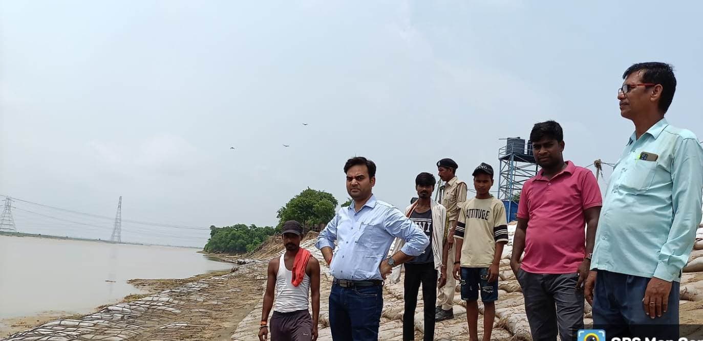 सोन नदी  का बढ़ रहा जलस्तर, सीओ ने निरीक्षण कर लोगों को किया सावधान