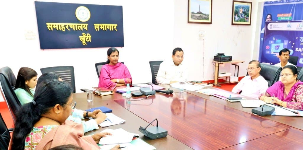 राजस्व का लक्ष्य शत-प्रतिशत हासिल करें : डीसी